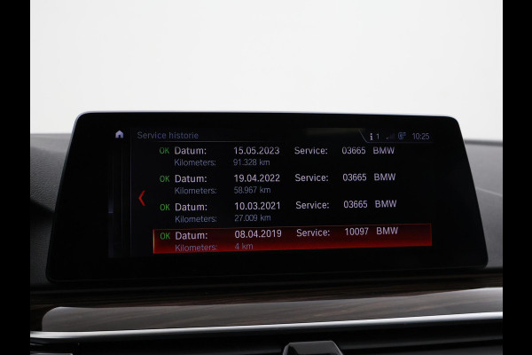 BMW 5 Serie Touring 520i 184 PK M-SPORT H.E. AUT. *ALMANDINBRAUN* + PANORAMA | NAPPA LEDER | HEAD-UP | 19 INCH