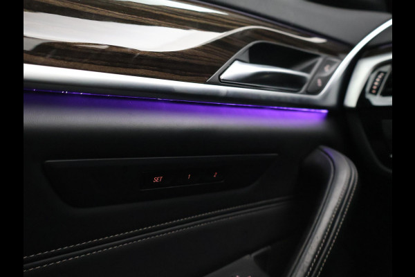 BMW 5 Serie Touring 520i 184 PK M-SPORT H.E. AUT. *ALMANDINBRAUN* + PANORAMA | NAPPA LEDER | HEAD-UP | 19 INCH