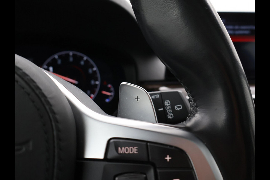 BMW 5 Serie Touring 520i 184 PK M-SPORT H.E. AUT. *ALMANDINBRAUN* + PANORAMA | NAPPA LEDER | HEAD-UP | 19 INCH