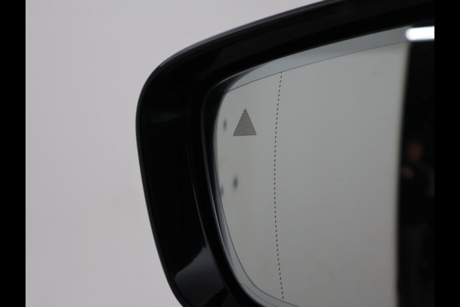 BMW 5 Serie Touring 520i 184 PK M-SPORT H.E. AUT. *ALMANDINBRAUN* + PANORAMA | NAPPA LEDER | HEAD-UP | 19 INCH