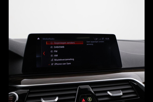 BMW 5 Serie Touring 520i 184 PK M-SPORT H.E. AUT. *ALMANDINBRAUN* + PANORAMA | NAPPA LEDER | HEAD-UP | 19 INCH