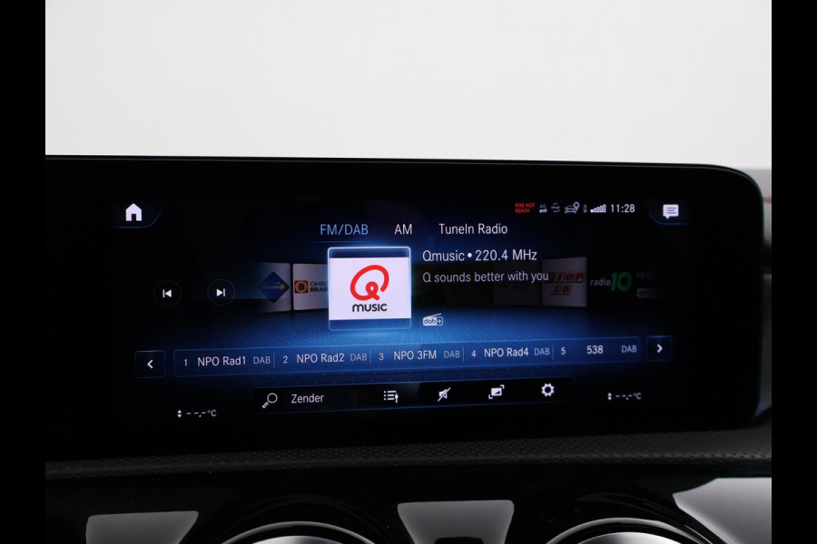 Mercedes-Benz CLA-Klasse Shooting Brake 250e PLUG-IN HYBRID AMG SPORT + PANORAMA / ELEKTR. TREKHAAK / MEMORY