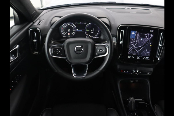 Volvo XC40 1.5 T5 Recharge R Design | Panoramadak | Trekhaak | Stoel & stuurverwarming | 360 Camera | Adaptive cruise | Harman/Kardon | Carplay | Leder/Alcantara | Keyless | Carplay | Navigatie | PHEV | Plug In
