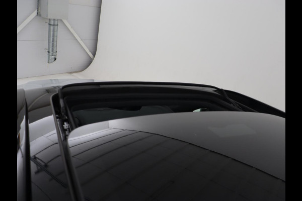 Volvo XC40 1.5 T5 Recharge R Design | Panoramadak | Trekhaak | Stoel & stuurverwarming | 360 Camera | Adaptive cruise | Harman/Kardon | Carplay | Leder/Alcantara | Keyless | Carplay | Navigatie | PHEV | Plug In