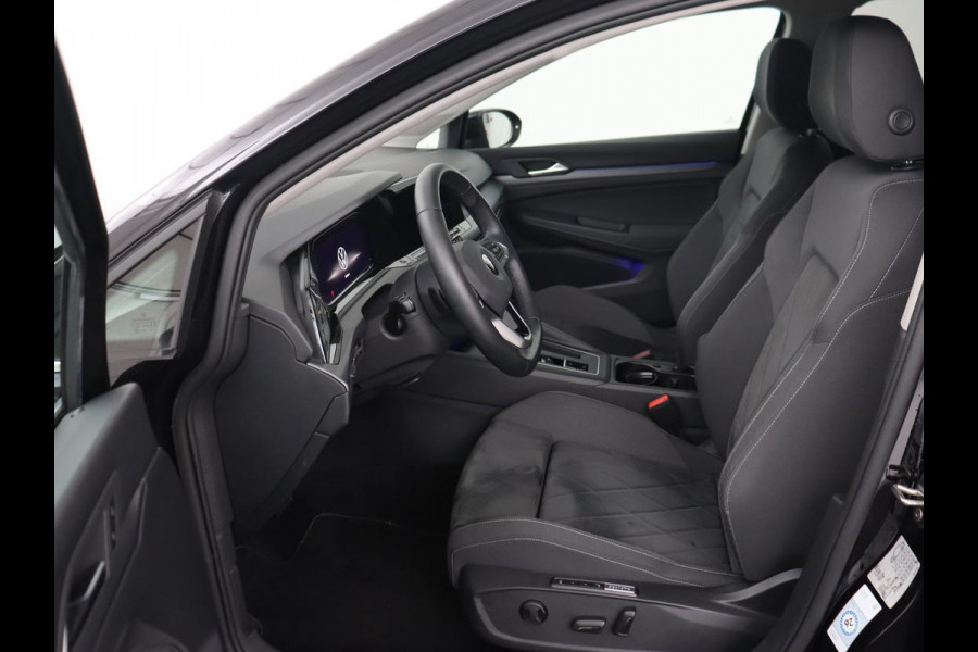 Volkswagen Golf 1.4 eHybrid Style | Stoelverwarming | Massage | Carplay | Sfeerverlichting | Navigatie | Memory | Adaptive cruise | Full LED | Parkeerhulp | Getint glas | PHEV | Plug In
