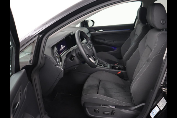 Volkswagen Golf 1.4 eHybrid Style | Stoelverwarming | Massage | Carplay | Sfeerverlichting | Navigatie | Memory | Adaptive cruise | Full LED | Parkeerhulp | Getint glas | PHEV | Plug In