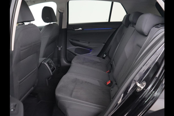 Volkswagen Golf 1.4 eHybrid Style | Stoelverwarming | Massage | Carplay | Sfeerverlichting | Navigatie | Memory | Adaptive cruise | Full LED | Parkeerhulp | Getint glas | PHEV | Plug In