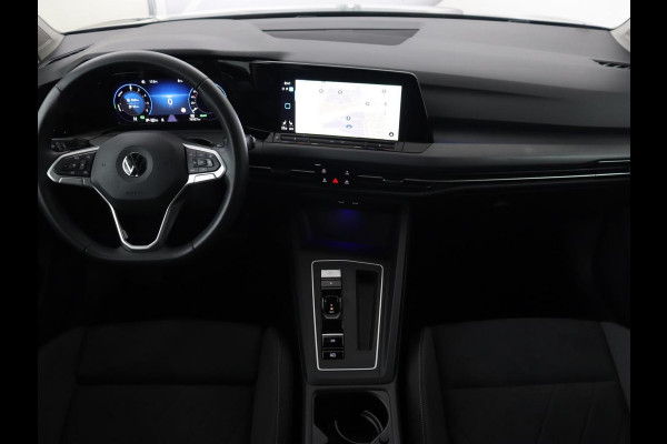 Volkswagen Golf 1.4 eHybrid Style | Stoelverwarming | Massage | Carplay | Sfeerverlichting | Navigatie | Memory | Adaptive cruise | Full LED | Parkeerhulp | Getint glas | PHEV | Plug In