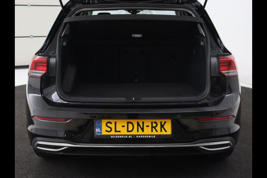 Volkswagen Golf 1.4 eHybrid Style | Stoelverwarming | Massage | Carplay | Sfeerverlichting | Navigatie | Memory | Adaptive cruise | Full LED | Parkeerhulp | Getint glas | PHEV | Plug In