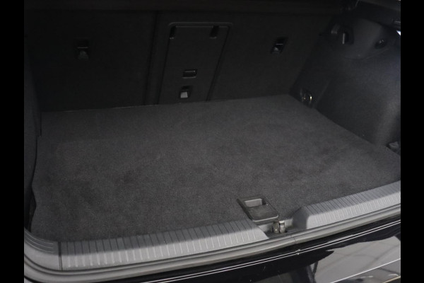 Volkswagen Golf 1.4 eHybrid Style | Stoelverwarming | Massage | Carplay | Sfeerverlichting | Navigatie | Memory | Adaptive cruise | Full LED | Parkeerhulp | Getint glas | PHEV | Plug In