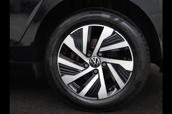 Volkswagen Golf 1.4 eHybrid Style | Stoelverwarming | Massage | Carplay | Sfeerverlichting | Navigatie | Memory | Adaptive cruise | Full LED | Parkeerhulp | Getint glas | PHEV | Plug In