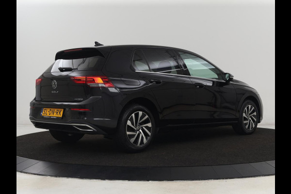 Volkswagen Golf 1.4 eHybrid Style | Stoelverwarming | Massage | Carplay | Sfeerverlichting | Navigatie | Memory | Adaptive cruise | Full LED | Parkeerhulp | Getint glas | PHEV | Plug In