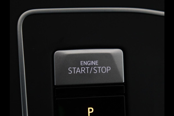 Volkswagen Golf 1.4 eHybrid Style | Stoelverwarming | Massage | Carplay | Sfeerverlichting | Navigatie | Memory | Adaptive cruise | Full LED | Parkeerhulp | Getint glas | PHEV | Plug In