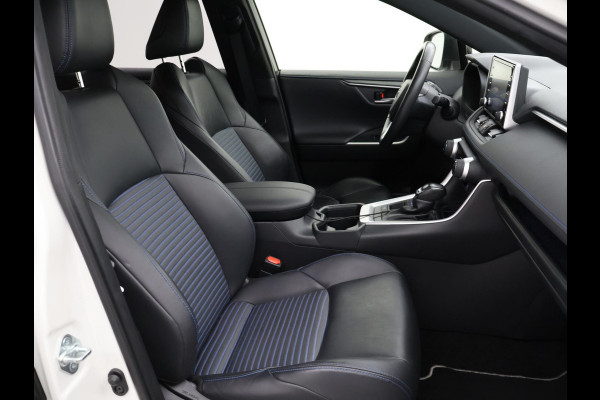 Toyota RAV4 2.5 218 PK HYBRID AUT. BI-TONE SELECTION + CARPLAY | ADAPTIVE CRUISE | CAMERA | STUUR/STOELVERW.
