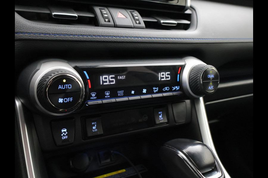 Toyota RAV4 2.5 218 PK HYBRID AUT. BI-TONE SELECTION + CARPLAY | ADAPTIVE CRUISE | CAMERA | STUUR/STOELVERW.