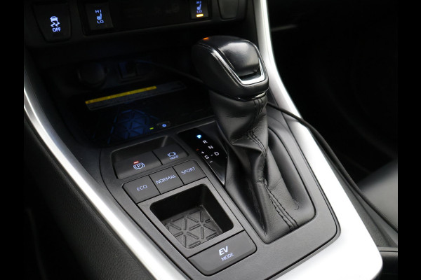 Toyota RAV4 2.5 218 PK HYBRID AUT. BI-TONE SELECTION + CARPLAY | ADAPTIVE CRUISE | CAMERA | STUUR/STOELVERW.