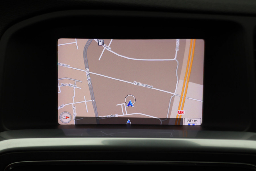 Volvo V60 1.5 T3 Polar+ Automaat Xenon, Navigatie, Stuur-/Stoelverw., Trekhaak, PDC