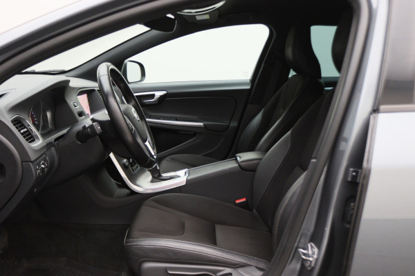 Volvo V60 1.5 T3 Polar+ Automaat Xenon, Navigatie, Stuur-/Stoelverw., Trekhaak, PDC