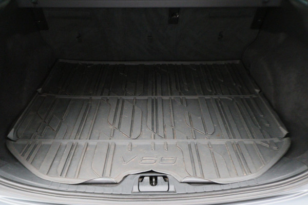 Volvo V60 1.5 T3 Polar+ Automaat Xenon, Navigatie, Stuur-/Stoelverw., Trekhaak, PDC