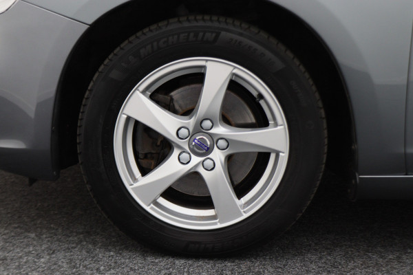 Volvo V60 1.5 T3 Polar+ Automaat Xenon, Navigatie, Stuur-/Stoelverw., Trekhaak, PDC