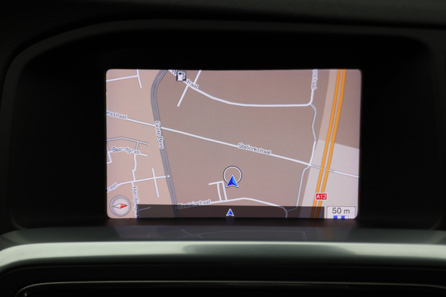 Volvo V60 1.5 T3 Polar+ Automaat Xenon, Navigatie, Stuur-/Stoelverw., Trekhaak, PDC