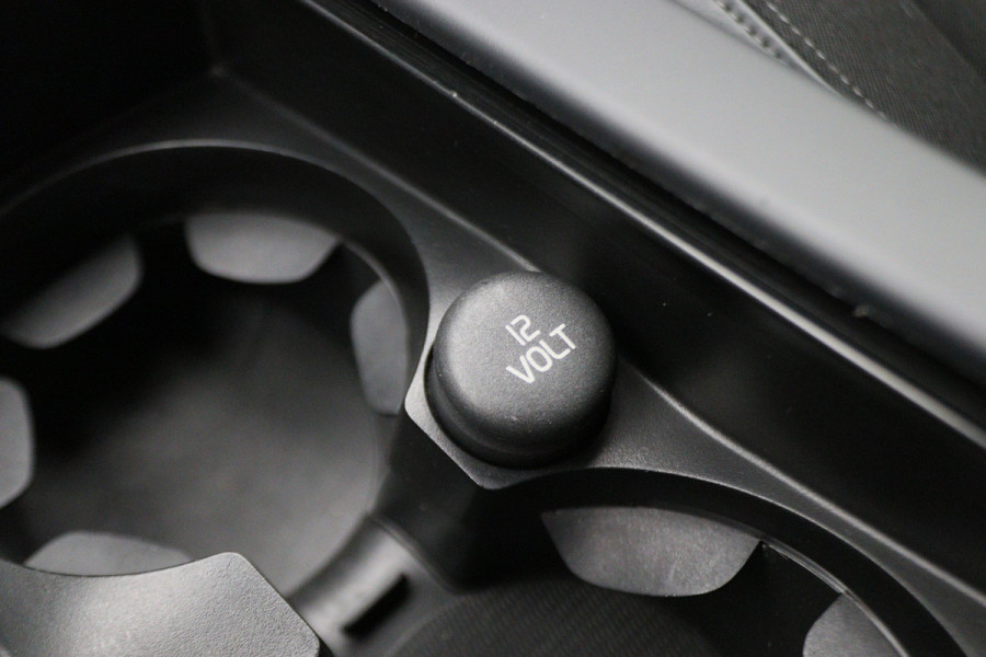 Volvo V60 1.5 T3 Polar+ Automaat Xenon, Navigatie, Stuur-/Stoelverw., Trekhaak, PDC