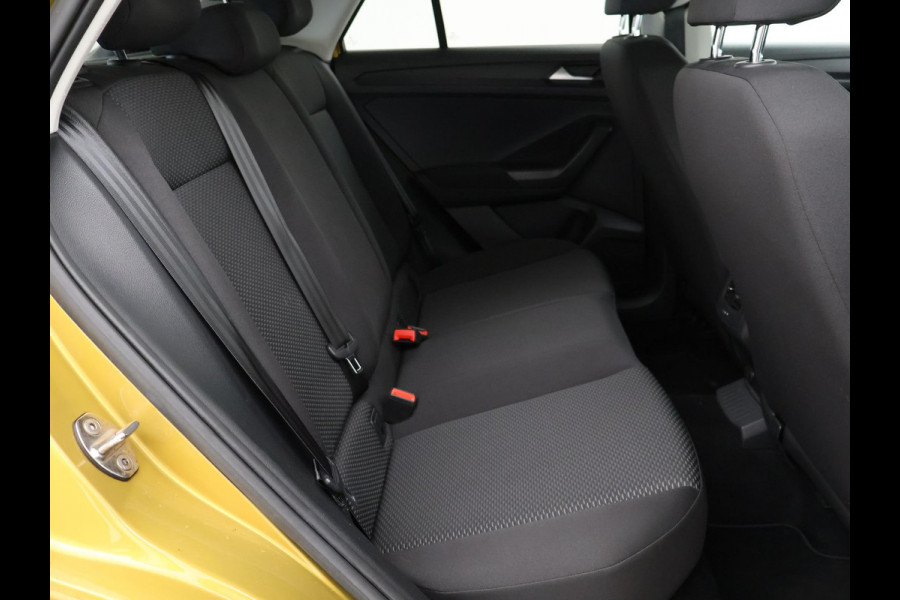 Volkswagen T-Roc 1.0 TSI + APPLE CARPLAY | TREKHAAK | STOELVERW. | KURKUMA YELLOW | CRUISE | PRIVACY