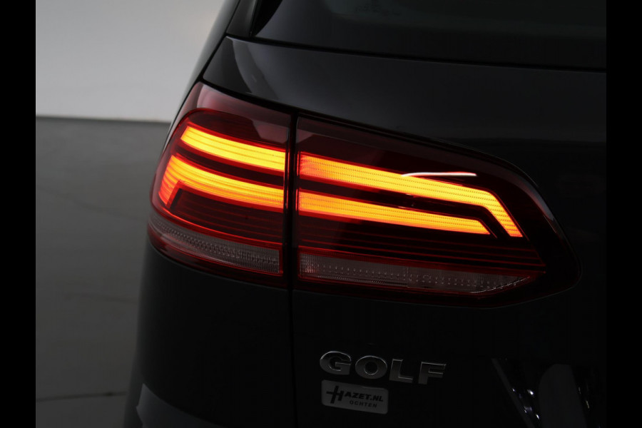 Volkswagen GOLF Variant 1.5 TSI 130 PK DSG AUT. + MASSAGE / ADAPTIVE CRUISE / CARPLAY / STOELVERW.