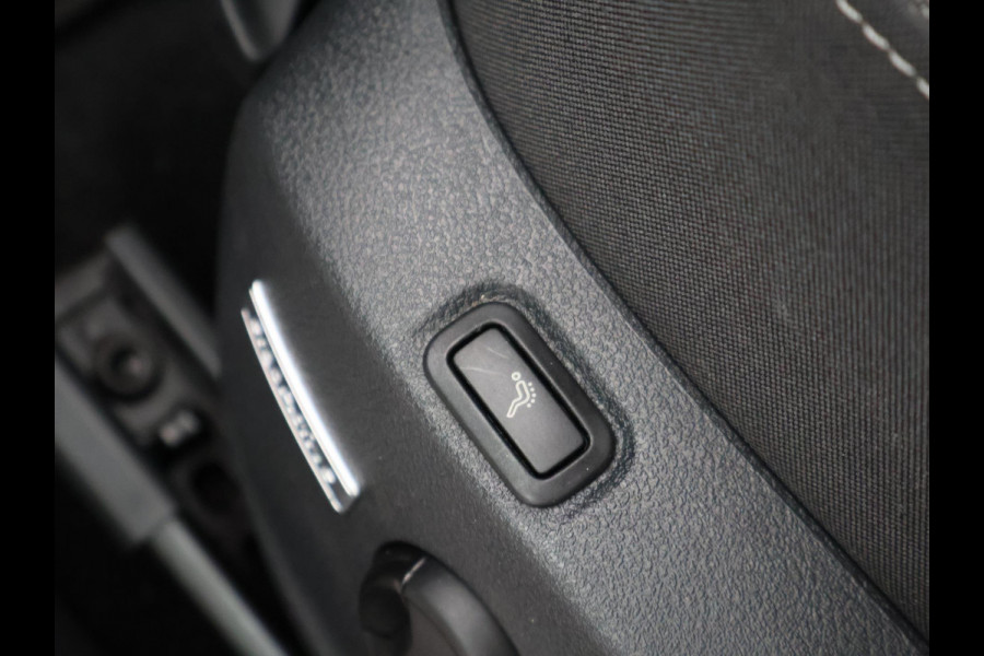 Volkswagen GOLF Variant 1.5 TSI 130 PK DSG AUT. + MASSAGE / ADAPTIVE CRUISE / CARPLAY / STOELVERW.