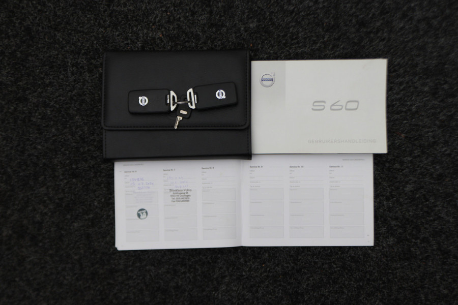 Volvo V60 1.5 T3 Polar+ Automaat Xenon, Navigatie, Stuur-/Stoelverw., Trekhaak, PDC