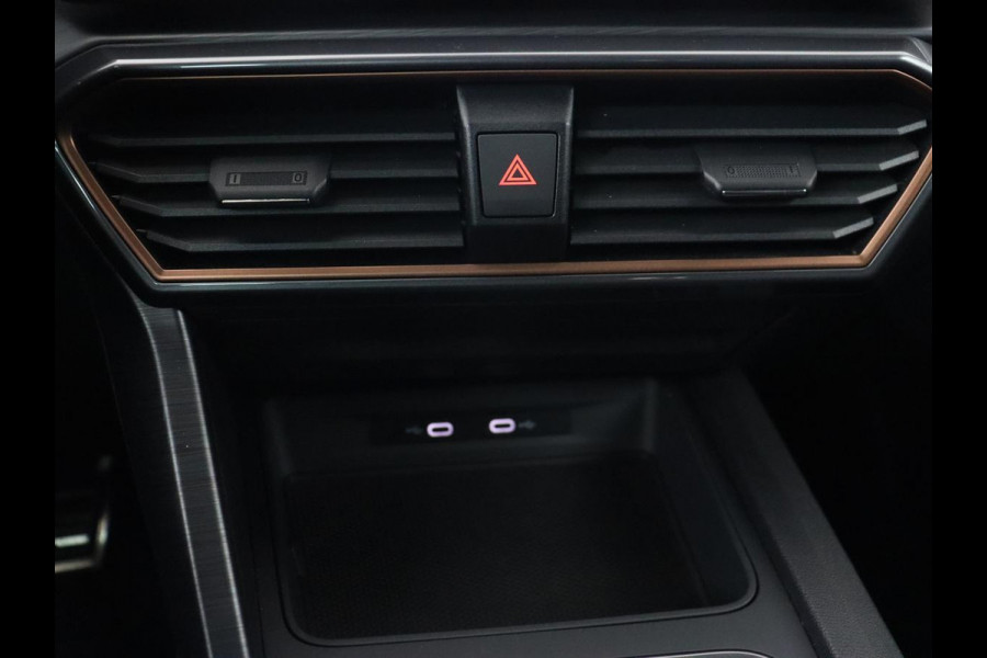 CUPRA Formentor 2.0 TSI 4DRIVE | 310pk | Trekhaak | Stoelverwarming | Camera | Adaptive cruise | 19'' | Sfeerverlichting | Keyless | Full LED | Sportstoelen | Stuurverwarming | DAB