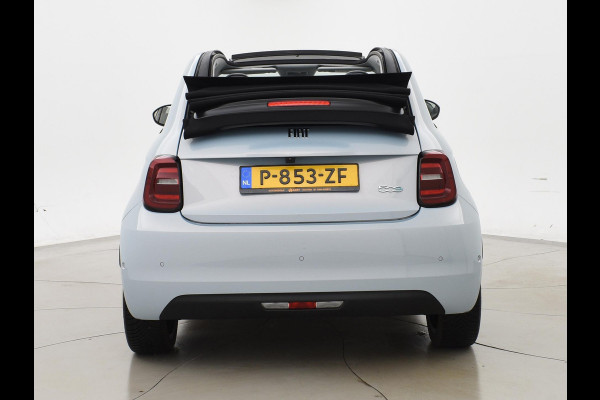 Fiat 500E 42 kWh Aut. *CELESTIAL BLUE* + STOELVERW. | CAMERA | 17 INCH | APPLE CARPLAY