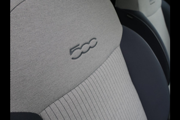 Fiat 500E 42 kWh Aut. *CELESTIAL BLUE* + STOELVERW. | CAMERA | 17 INCH | APPLE CARPLAY