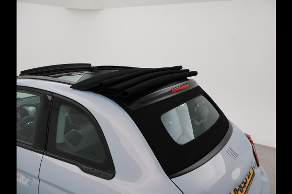 Fiat 500E 42 kWh Aut. *CELESTIAL BLUE* + STOELVERW. | CAMERA | 17 INCH | APPLE CARPLAY