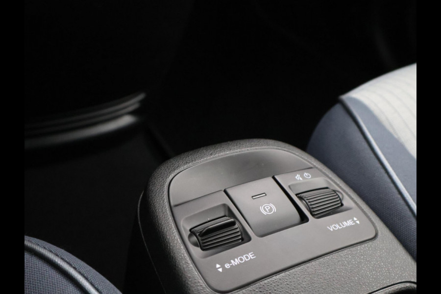 Fiat 500E 42 kWh Aut. *CELESTIAL BLUE* + STOELVERW. | CAMERA | 17 INCH | APPLE CARPLAY