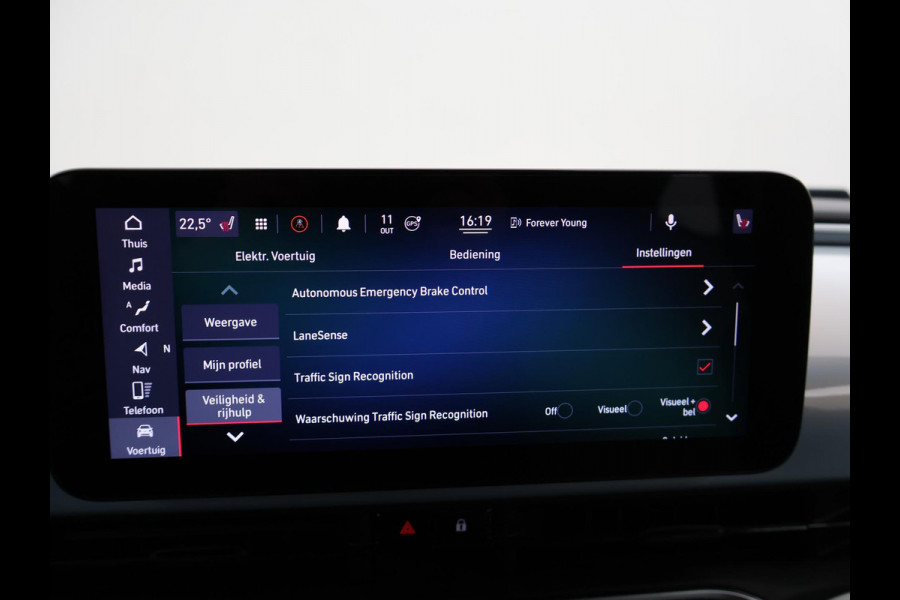 Fiat 500E 42 kWh Aut. *CELESTIAL BLUE* + STOELVERW. | CAMERA | 17 INCH | APPLE CARPLAY