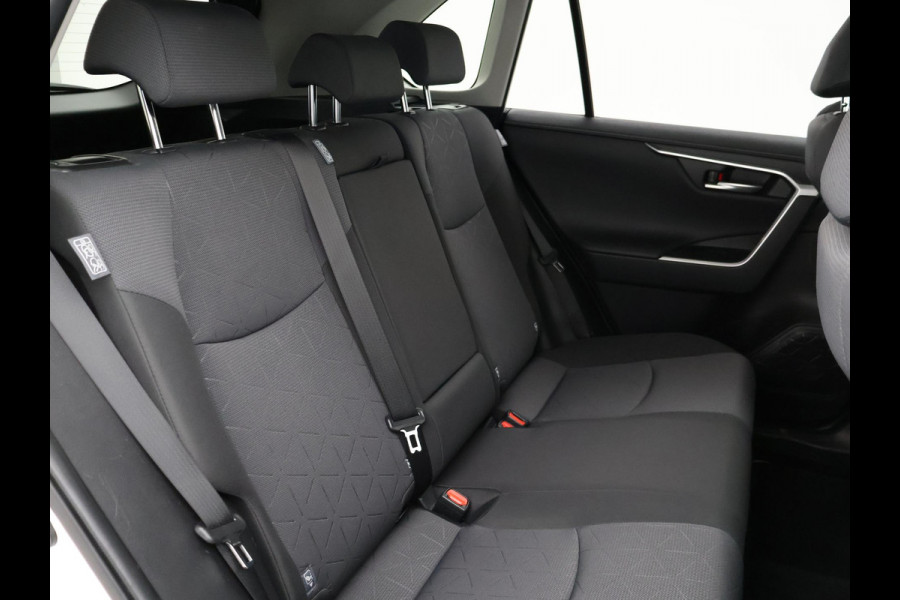 Toyota RAV4 2.5 HYBRID 218 PK NIEUW MODEL + ADAPTIVE CRUISE CAMERA | 18 INCH | ELEKTR. KLEP | PRIVACY GLASS