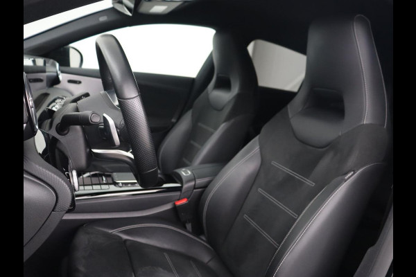 Mercedes-Benz CLA-Klasse 250e AMG Night | Stoelverwarming | Carplay | Camera | Widescreen | Sfeerverlichting | Leder/Alcantara | Navigatie | Park Assist | Origineel Zwart | PHEV | Plug In