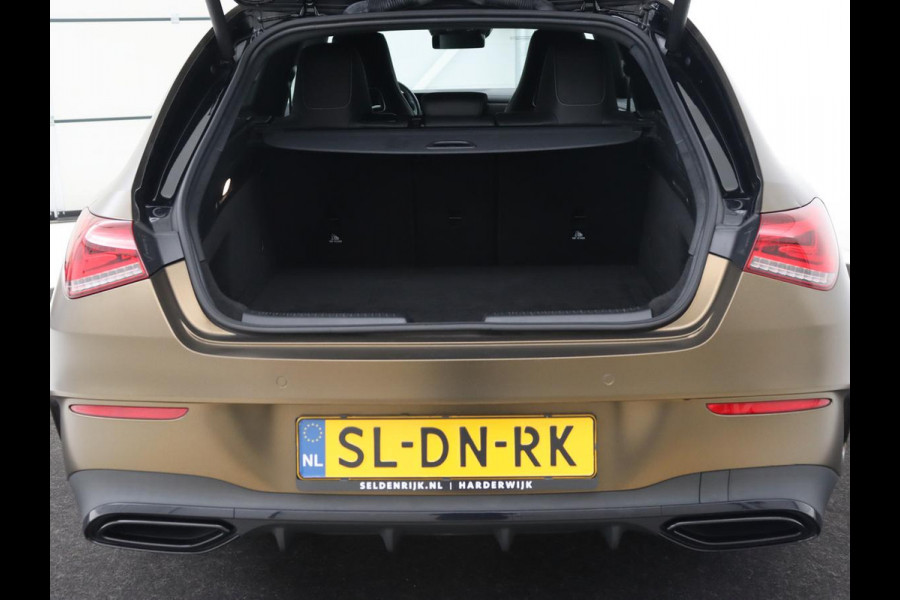Mercedes-Benz CLA-Klasse 250e AMG Night | Stoelverwarming | Carplay | Camera | Widescreen | Sfeerverlichting | Leder/Alcantara | Navigatie | Park Assist | Origineel Zwart | PHEV | Plug In