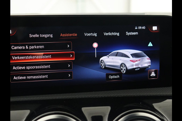 Mercedes-Benz CLA-Klasse 250e AMG Night | Stoelverwarming | Carplay | Camera | Widescreen | Sfeerverlichting | Leder/Alcantara | Navigatie | Park Assist | Origineel Zwart | PHEV | Plug In