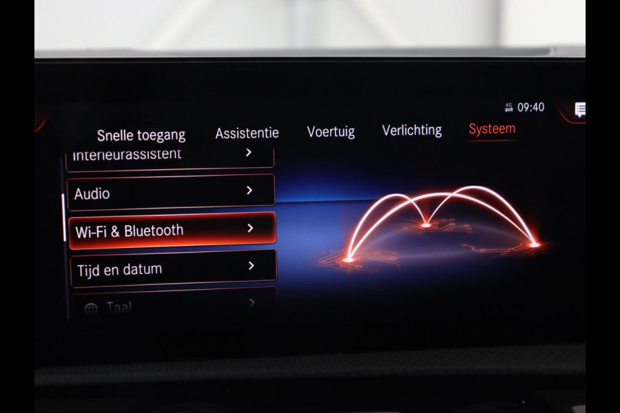 Mercedes-Benz CLA-Klasse 250e AMG Night | Stoelverwarming | Carplay | Camera | Widescreen | Sfeerverlichting | Leder/Alcantara | Navigatie | Park Assist | Origineel Zwart | PHEV | Plug In