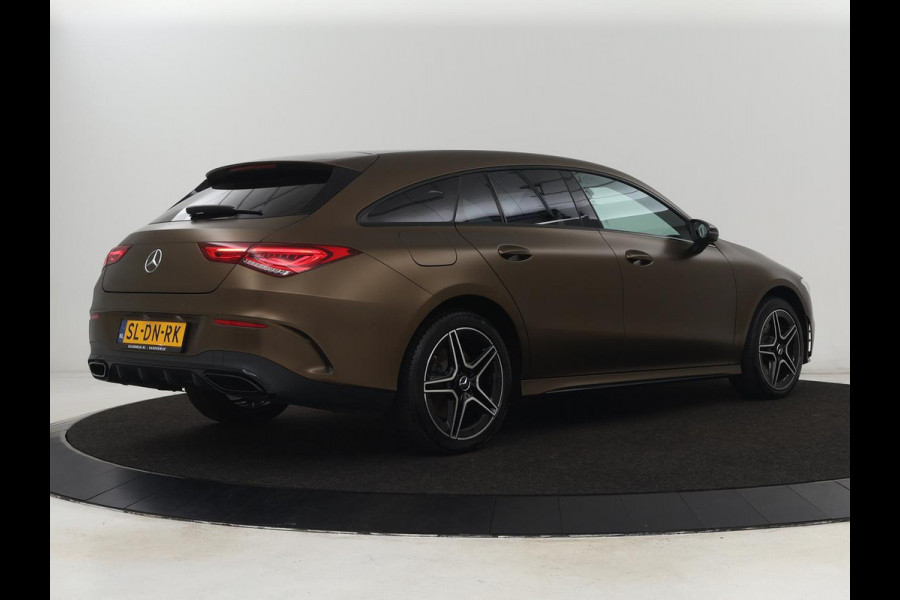 Mercedes-Benz CLA-Klasse 250e AMG Night | Stoelverwarming | Carplay | Camera | Widescreen | Sfeerverlichting | Leder/Alcantara | Navigatie | Park Assist | Origineel Zwart | PHEV | Plug In