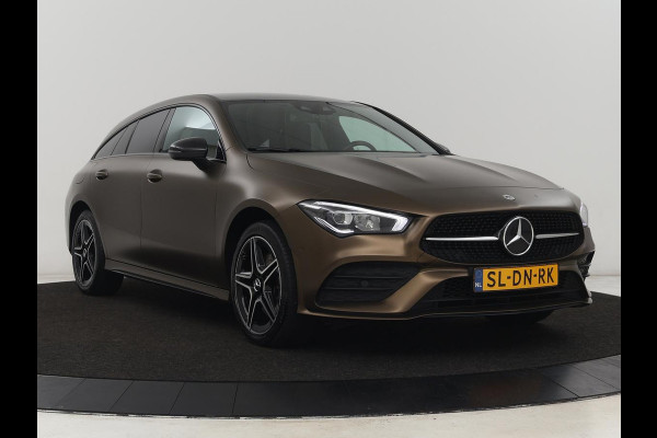 Mercedes-Benz CLA-Klasse 250e AMG Night | Stoelverwarming | Carplay | Camera | Widescreen | Sfeerverlichting | Leder/Alcantara | Navigatie | Park Assist | Origineel Zwart | PHEV | Plug In