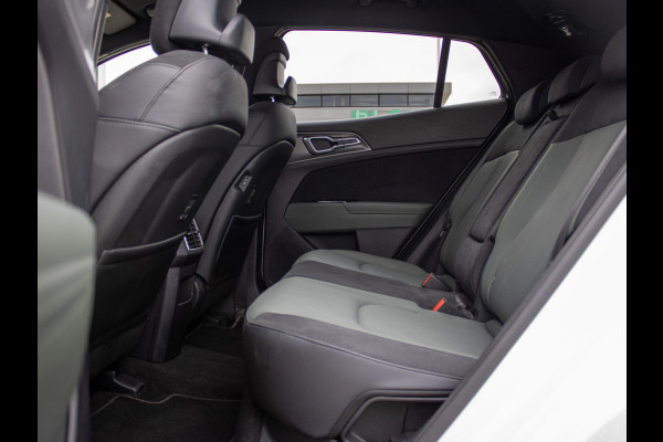 Kia Sportage 1.6 T-GDi Plug-in Hybrid AWD Dark Edition | Navigatie | Achteruitrijcamera |
