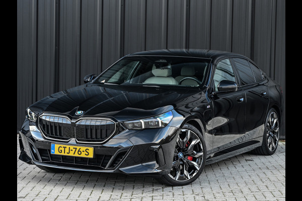 BMW 5 Serie 550e XDRIVE M-SPORT PRO | SHADOW LINE | PANORAMADAK | NL-AUTO | ICONIC GRILL | COMFORT ACCESS | BOWERS & WILKINS | COMFORT SEATS