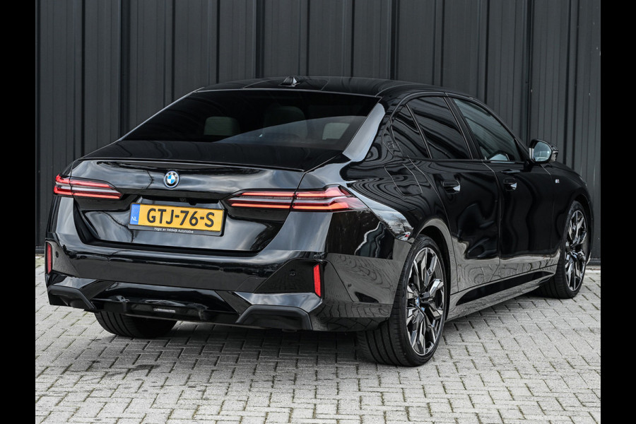 BMW 5 Serie 550e XDRIVE M-SPORT PRO | SHADOW LINE | PANORAMADAK | NL-AUTO | ICONIC GRILL | COMFORT ACCESS | BOWERS & WILKINS | COMFORT SEATS
