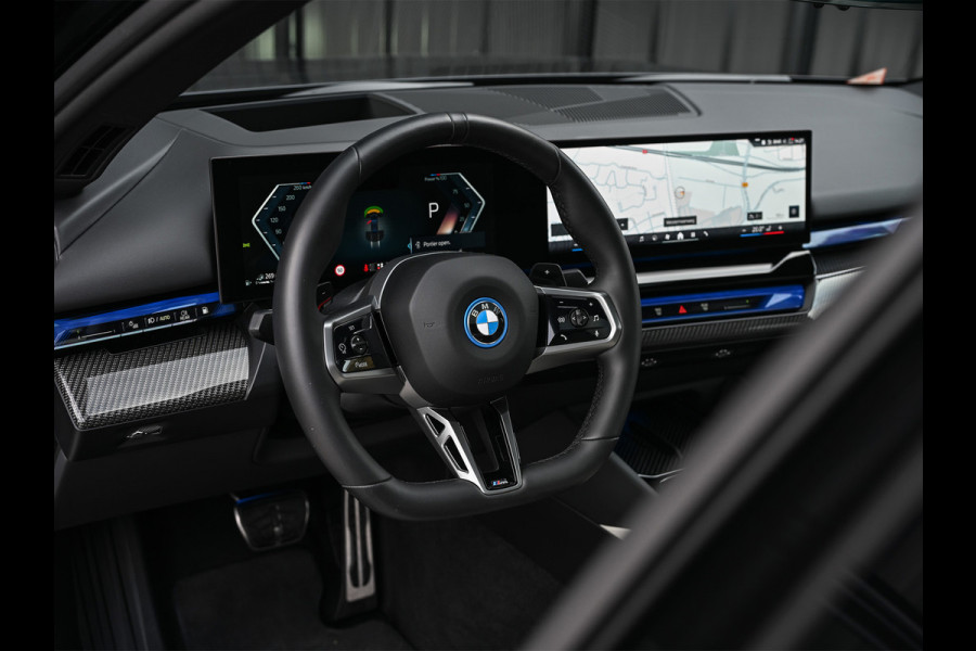 BMW 5 Serie 550e XDRIVE M-SPORT PRO | SHADOW LINE | PANORAMADAK | NL-AUTO | ICONIC GRILL | COMFORT ACCESS | BOWERS & WILKINS | COMFORT SEATS