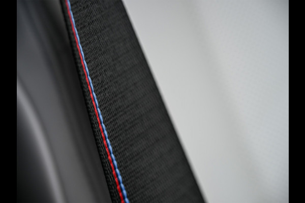 BMW 5 Serie 550e XDRIVE M-SPORT PRO | SHADOW LINE | PANORAMADAK | NL-AUTO | ICONIC GRILL | COMFORT ACCESS | BOWERS & WILKINS | COMFORT SEATS