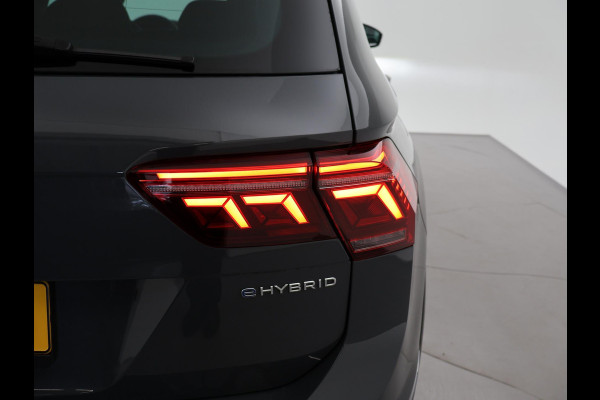 Volkswagen Tiguan 1.4 TSI 245 PK EHYBRID 2X R-LINE + DIGITALE COCKPIT | 19 INCH | ADAPTIVE CRUISE | SFEERVERLICHTING