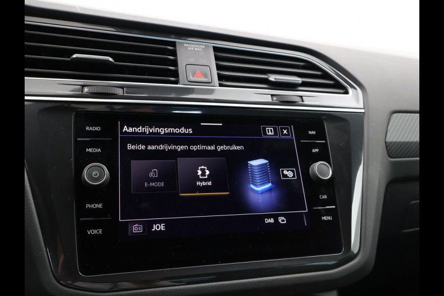 Volkswagen Tiguan 1.4 TSI 245 PK EHYBRID 2X R-LINE + DIGITALE COCKPIT | 19 INCH | ADAPTIVE CRUISE | SFEERVERLICHTING